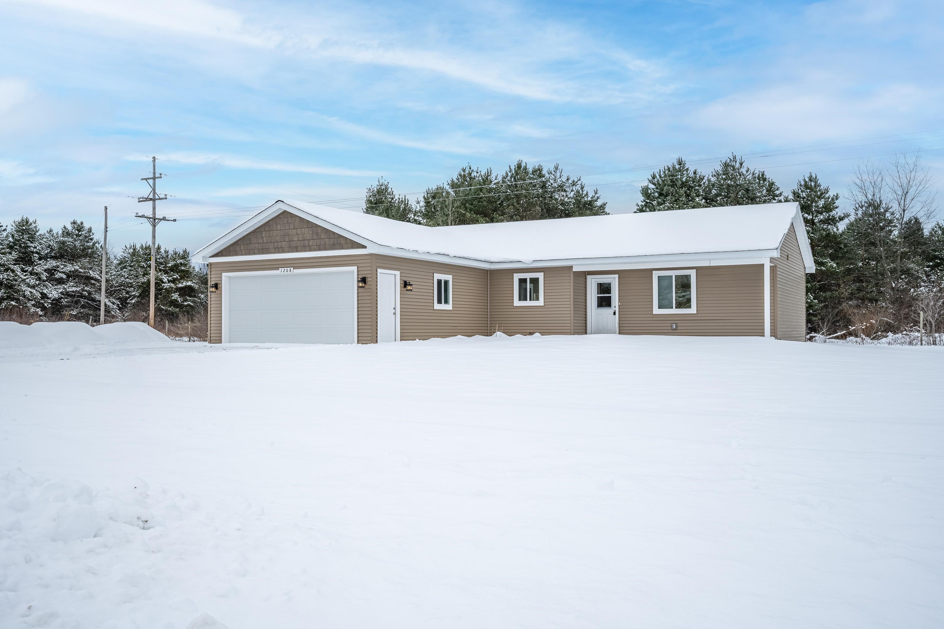 1208 Pheasant Run Gladwin, MI 48624 - Photo 5 of 42
