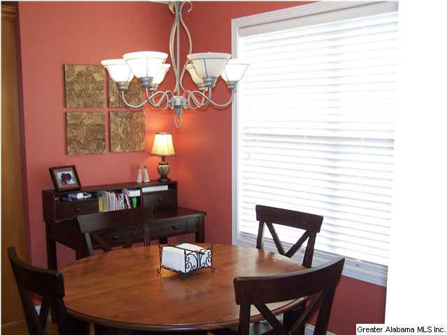 907 Ridgeway Drive Oneonta, AL 35121 - Photo 10 of 28