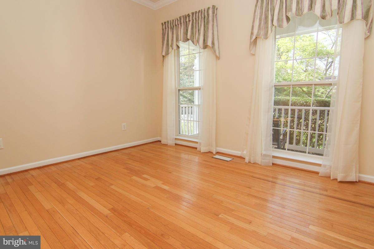 1439 Bretton View Road Annapolis, MD 21409 - Photo 3 of 30 Living Room
