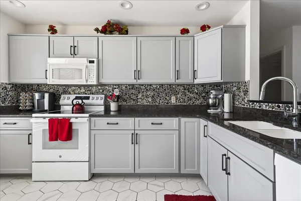 $549,500 | 58 Harbor View Drive, Unit 58, Stockton Springs, ME 04981