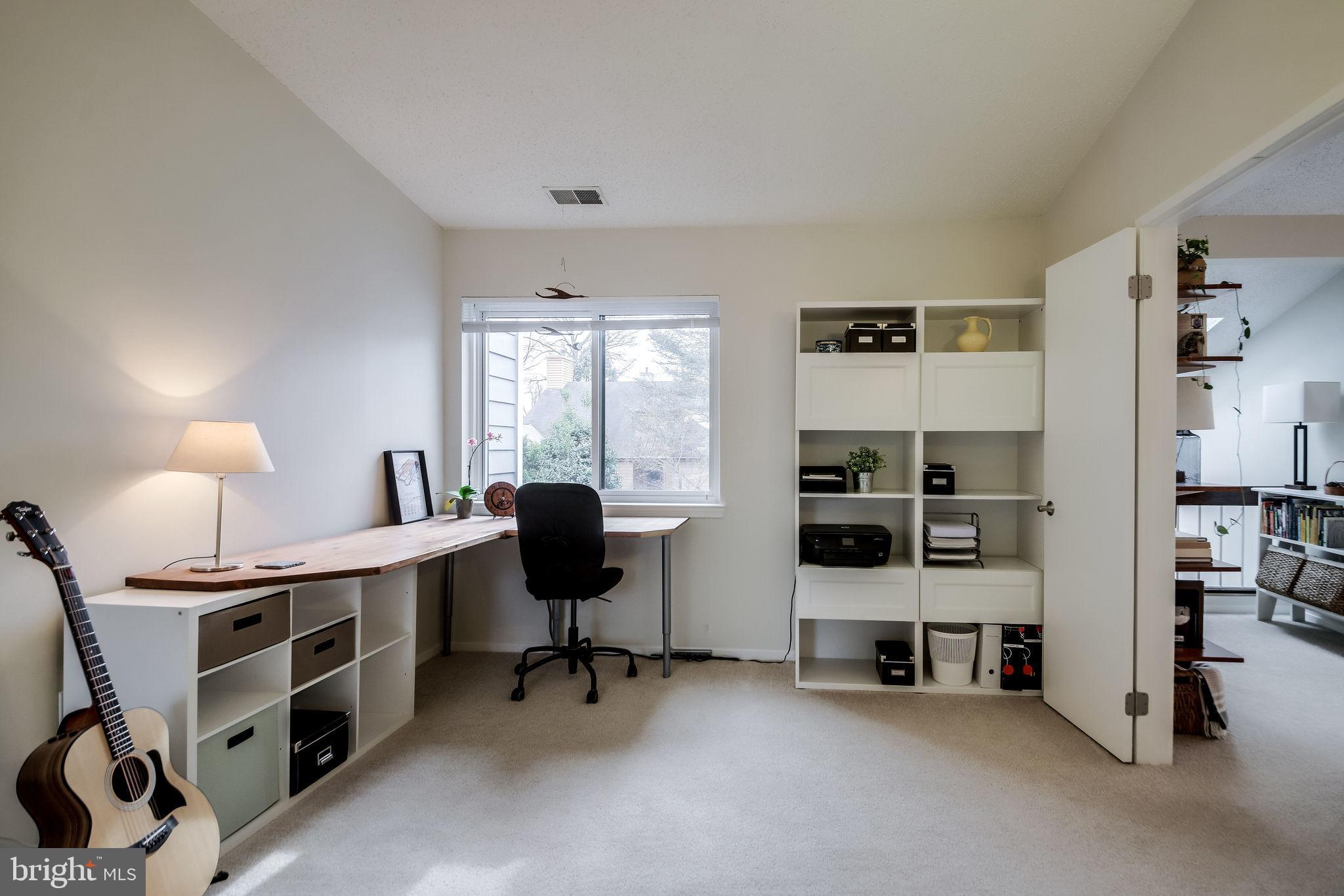 11039 Villaridge Court Reston, VA 20191 - Photo 14 of 21 Gallery Image 14