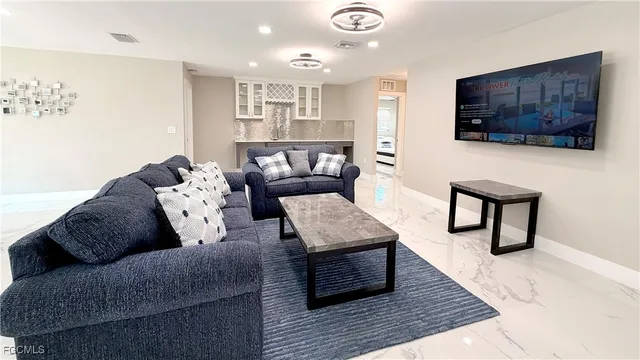 $4,500 | 201 Randy Lane, Fort Myers Beach, FL 33931