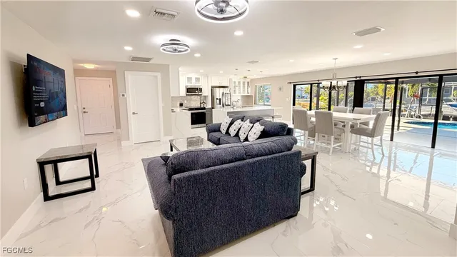 $4,500 | 201 Randy Lane, Fort Myers Beach, FL 33931