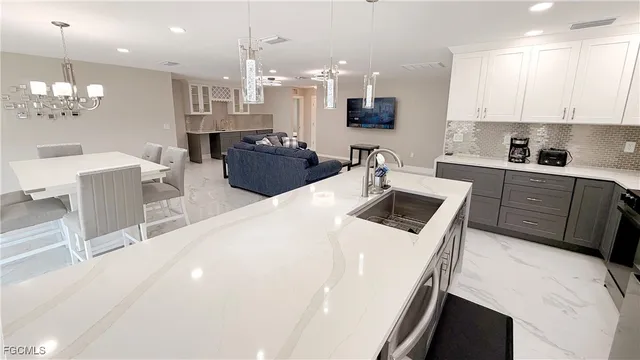 $4,500 | 201 Randy Lane, Fort Myers Beach, FL 33931