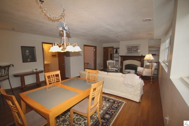 Dining area adjacent to kitchen