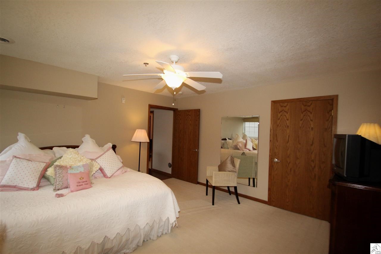 Spacious owners bedroom