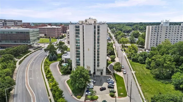 $250,000 | 3838 Rainbow Boulevard, Unit 1402, Kansas City, KS 66103