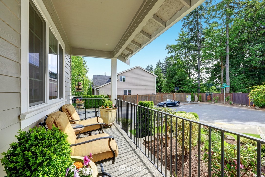286 Yakima Avenue Southeast Renton, WA 98059 - Photo 2 of 24