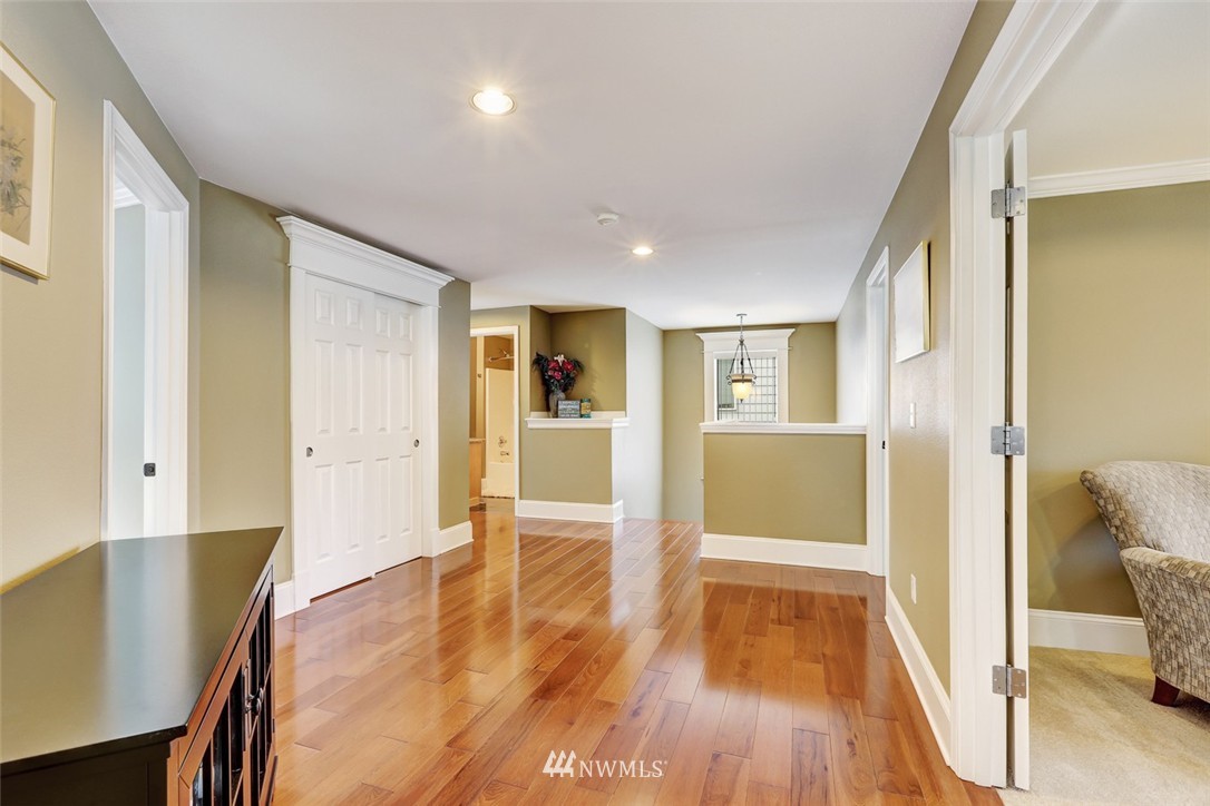 286 Yakima Avenue Southeast Renton, WA 98059 - Photo 14 of 24