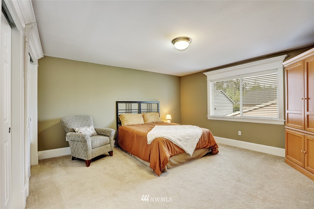 286 Yakima Avenue Southeast Renton, WA 98059 - Photo 18 of 24