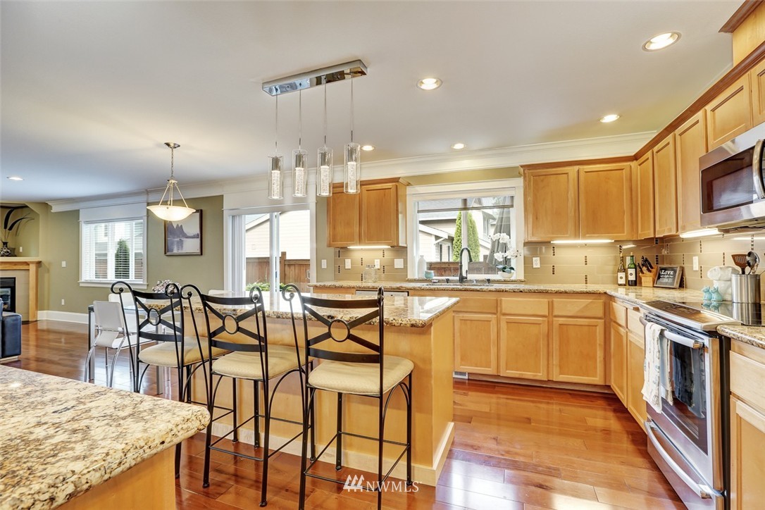 286 Yakima Avenue Southeast Renton, WA 98059 - Photo 4 of 24