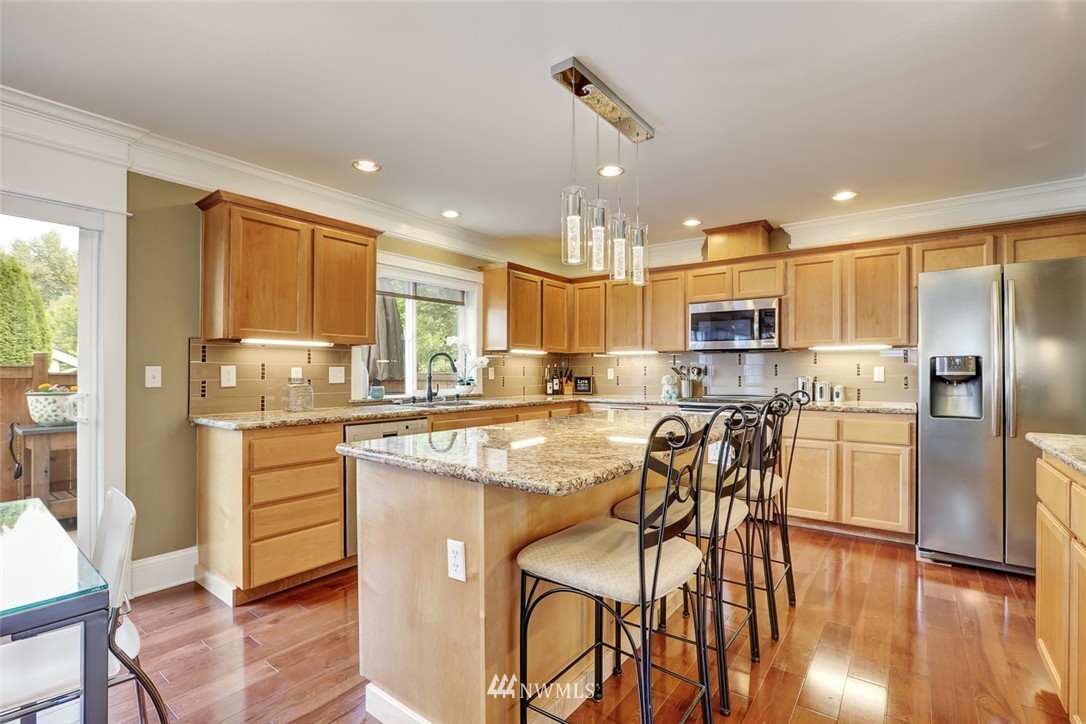 286 Yakima Avenue Southeast Renton, WA 98059 - Photo 6 of 24