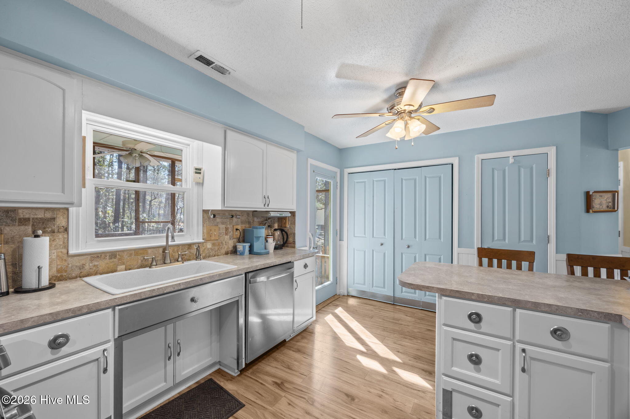 802 Black Swan Road New Bern, NC 28560 - Photo 13 of 57 23-web-or-mls-0C0A0958