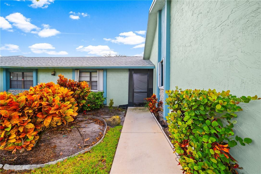 9124 Southwest 22nd Street, Unit B Boca Raton, FL 33428 - Photo 4 of 45 Photo 4
