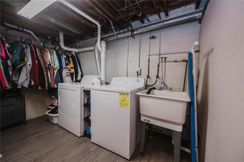 426 Grant Street Indiana, PA 15701 - Photo 24 of 33 a utility room with dryer and washer