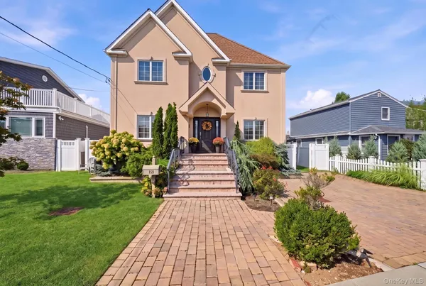 $999,000 | 159 Wrights Lane, Oceanside, NY 11572