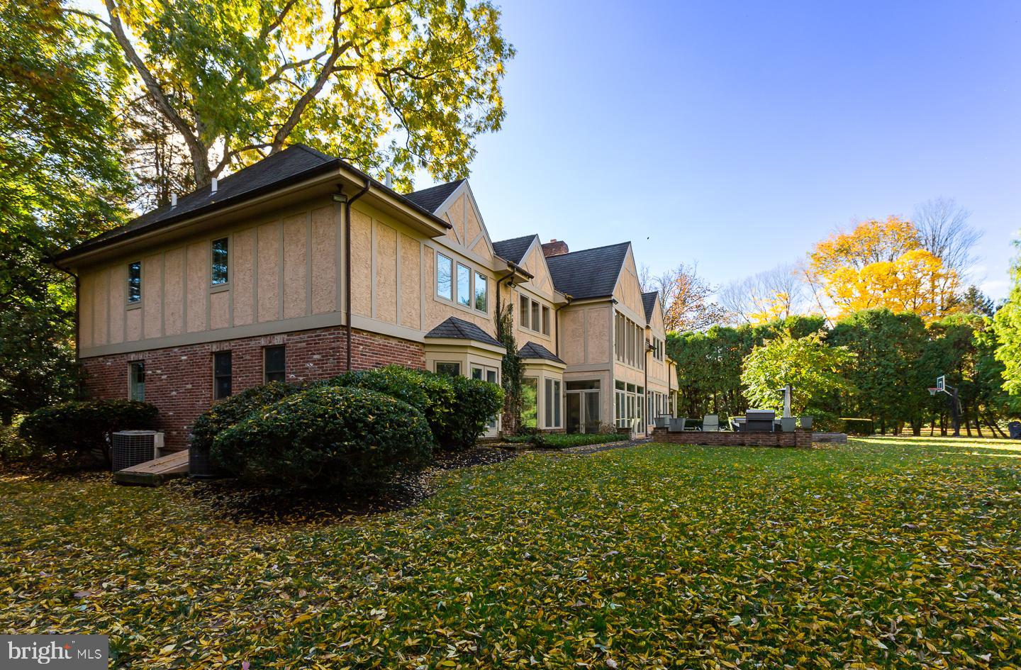 1238 Page Terrace Villanova, PA 19085 - Photo 4 of 45
