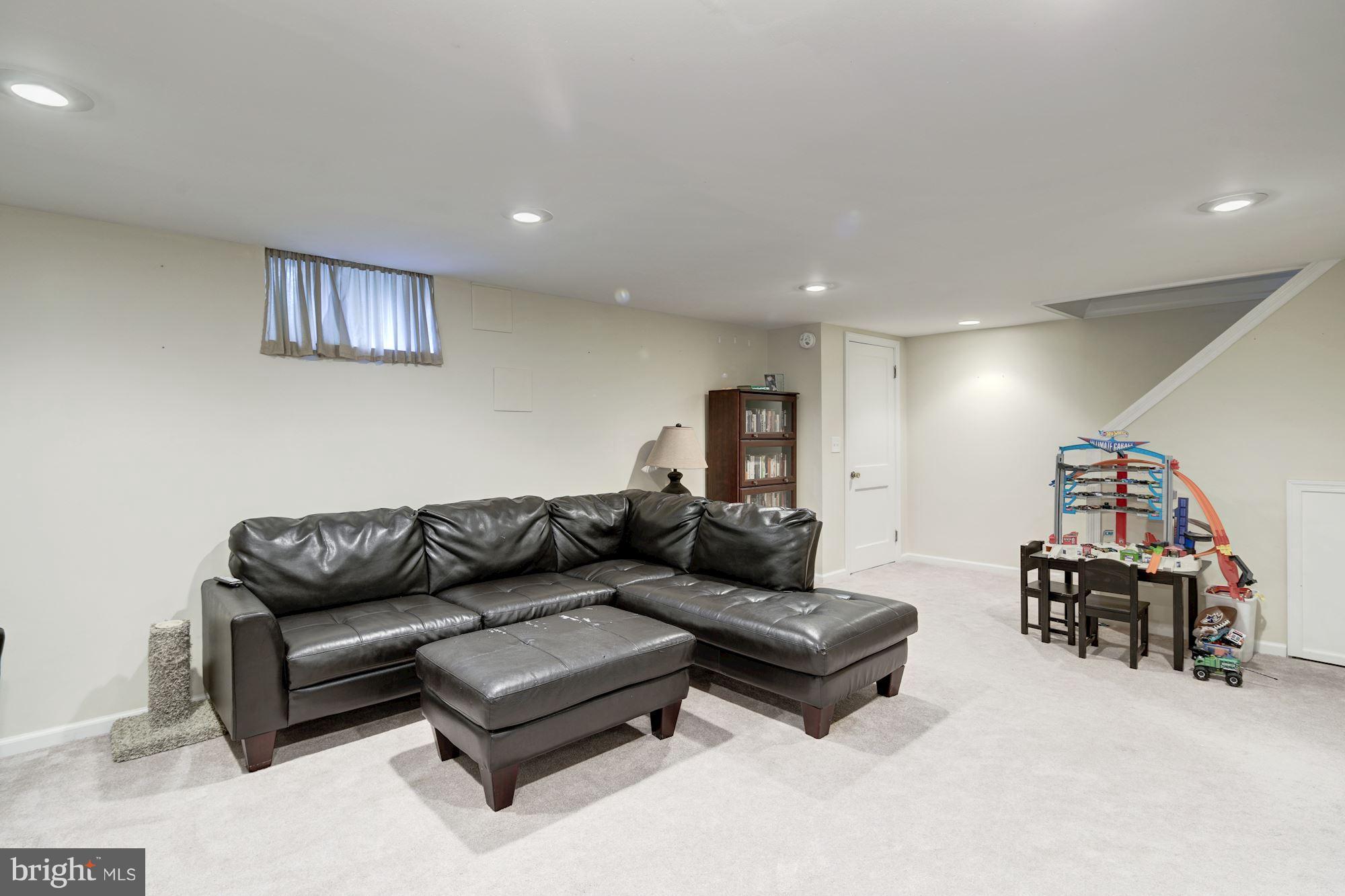 1608 Myamby Road Baltimore, MD 21286 - Photo 22 of 29 Lots of space and large furniture fits.