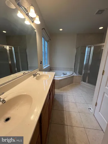 a bath room with a sink