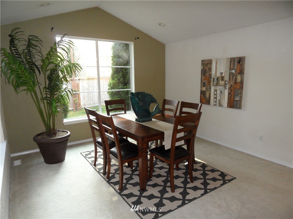 17032 110th Place Southeast Renton, WA 98055 - Photo 3 of 13 Gallery Image 3