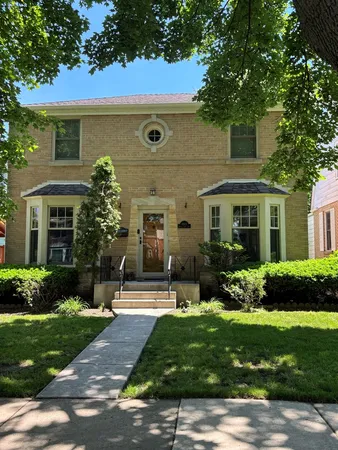 $3,600 | 6843 Tripp Avenue, Lincolnwood, IL 60712