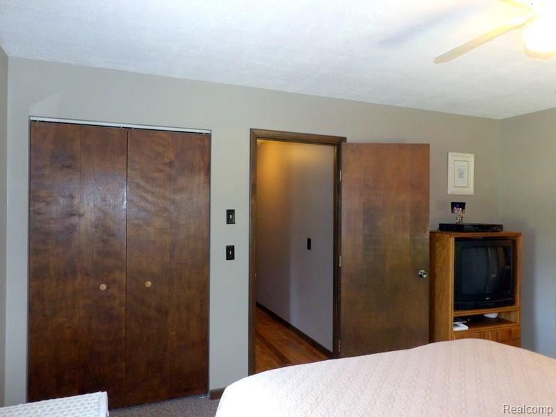 27880 Sibley Road Romulus, MI 48174 - Photo 45 of 62 102_3435.JPG