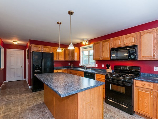 15 Redgate Road Dracut, MA 01826 - Photo 11 of 27 Gallery Image 11
