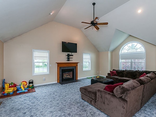 15 Redgate Road Dracut, MA 01826 - Photo 13 of 27 Gallery Image 13