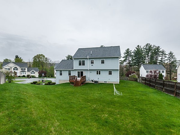 15 Redgate Road Dracut, MA 01826 - Photo 3 of 27 Gallery Image 3