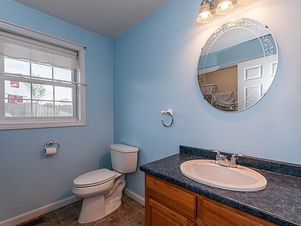 15 Redgate Road Dracut, MA 01826 - Photo 9 of 27 Gallery Image 9