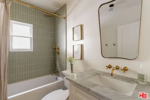 $2,495,000 | 703 Marco Place, Venice, CA 90291