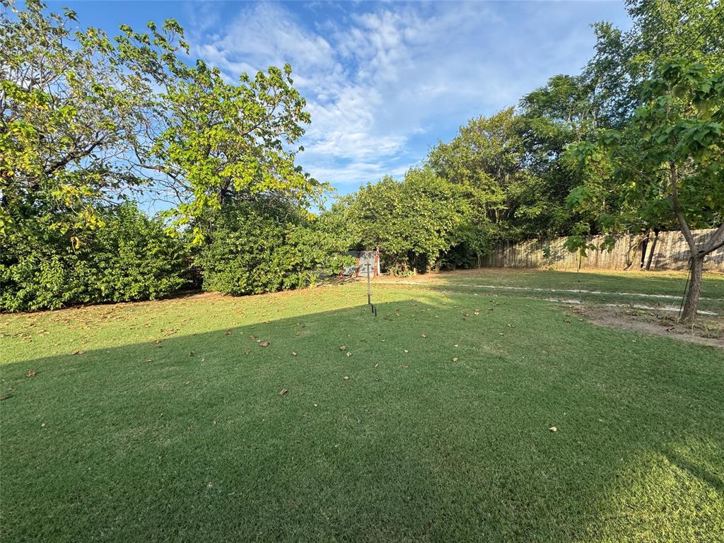 608 Cherokee Street Bellmead, TX 76705 - Photo 21 of 38