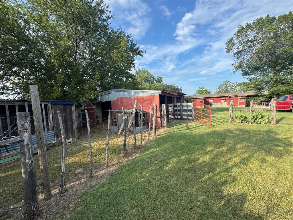 608 Cherokee Street Bellmead, TX 76705 - Photo 9 of 38 a view of a garden