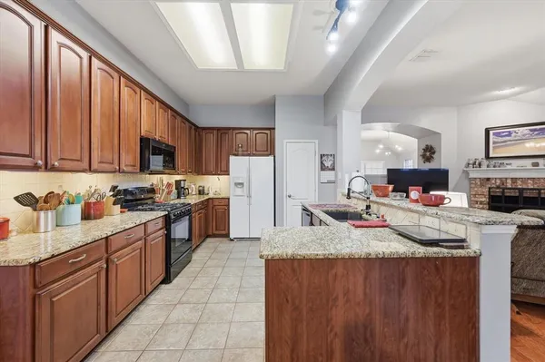 $405,000 | 508 Titleist Drive, Mansfield, TX 76063