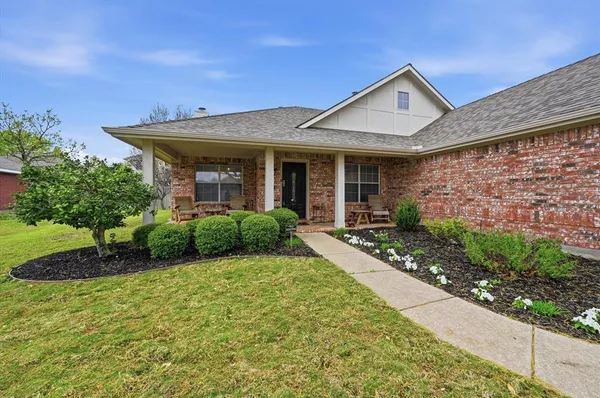$405,000 | 508 Titleist Drive, Mansfield, TX 76063