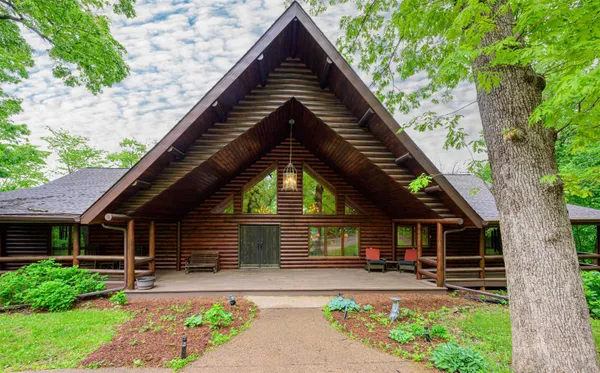 a view of house and outdoor space