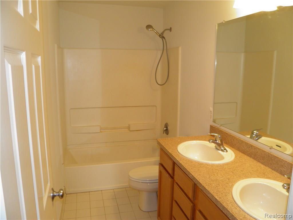 3237 Everett Drive Rochester Hills, MI 48307 - Photo 27 of 34