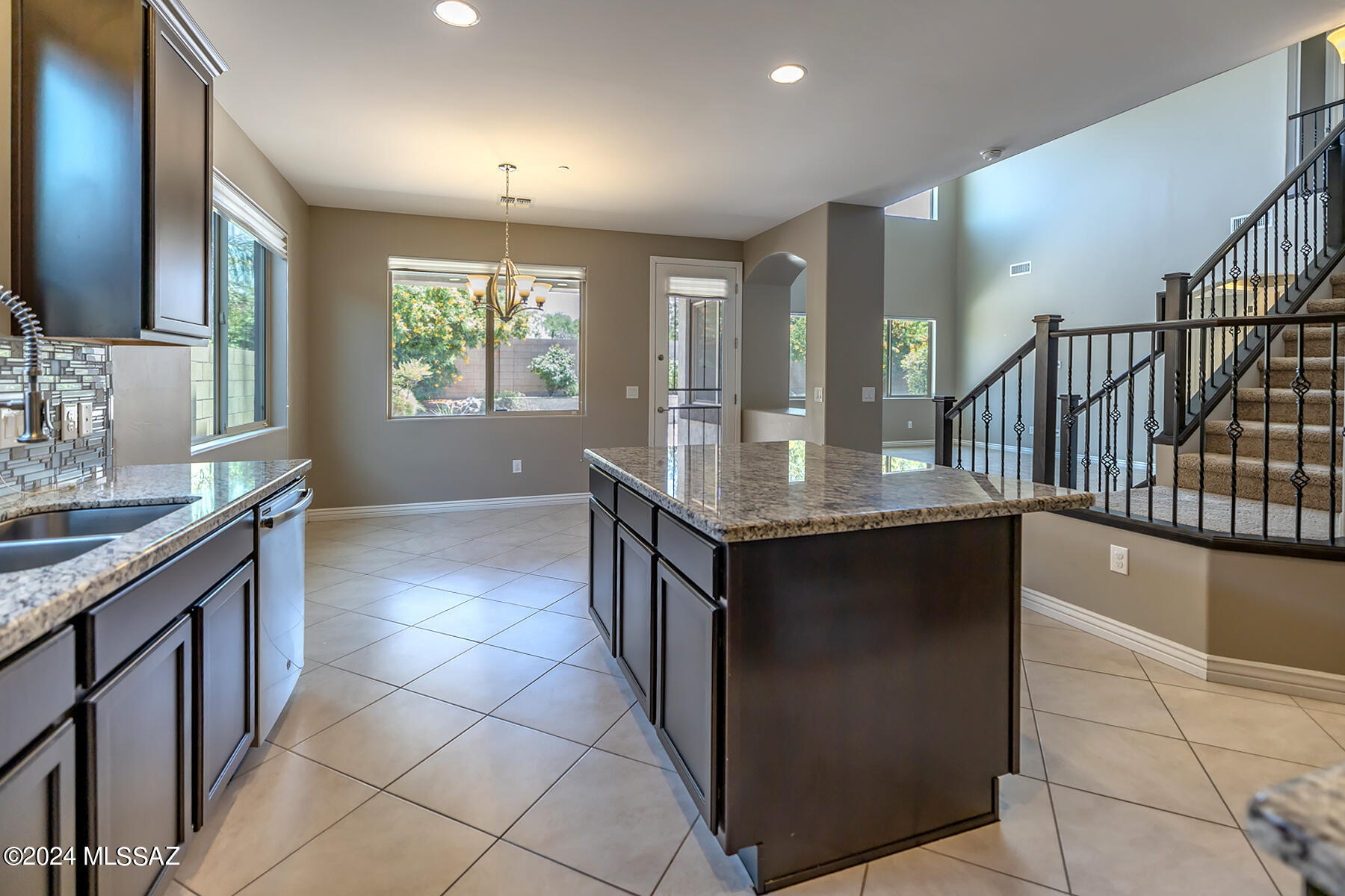 8526 North Gaetano Loop Tucson, AZ 85742 - Photo 12 of 49