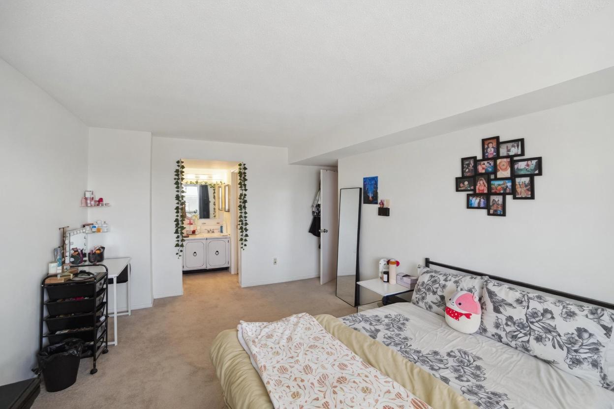 1836 Metzerott Road, Unit 1720 Hyattsville, MD 20783 - Photo 6 of 35 Main bedroom