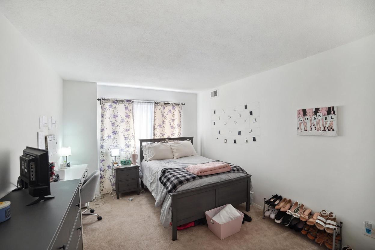 1836 Metzerott Road, Unit 1720 Hyattsville, MD 20783 - Photo 9 of 35 2nd bedroom