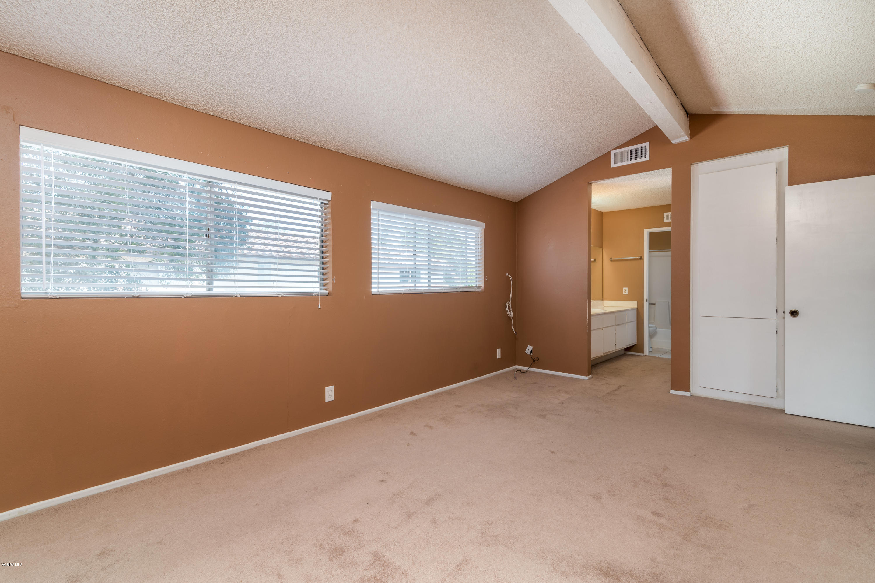 433 Percy Street Oxnard, CA 93033 - Photo 13 of 26 an empty room with windows