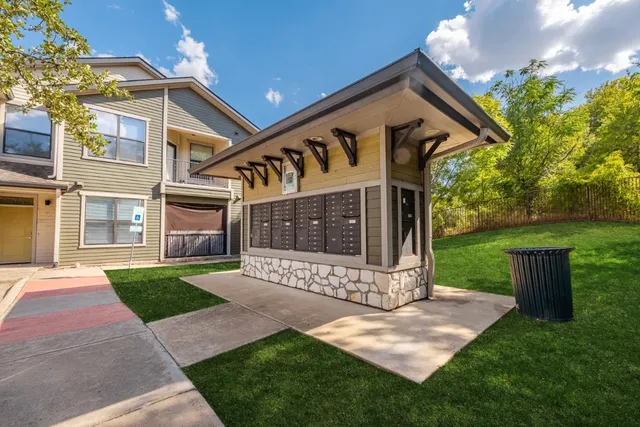 $2,069 | 8515 Interstate 35, Unit 11102, Austin, TX 78744