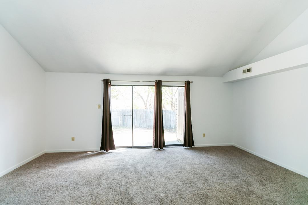 3316 Royal Wood Road Lexington, KY 40515 - Photo 4 of 18 Listing Photo