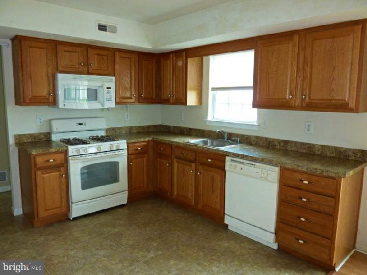 2814 Mannerchor Road Temple, PA 19560 - Photo 9 of 14