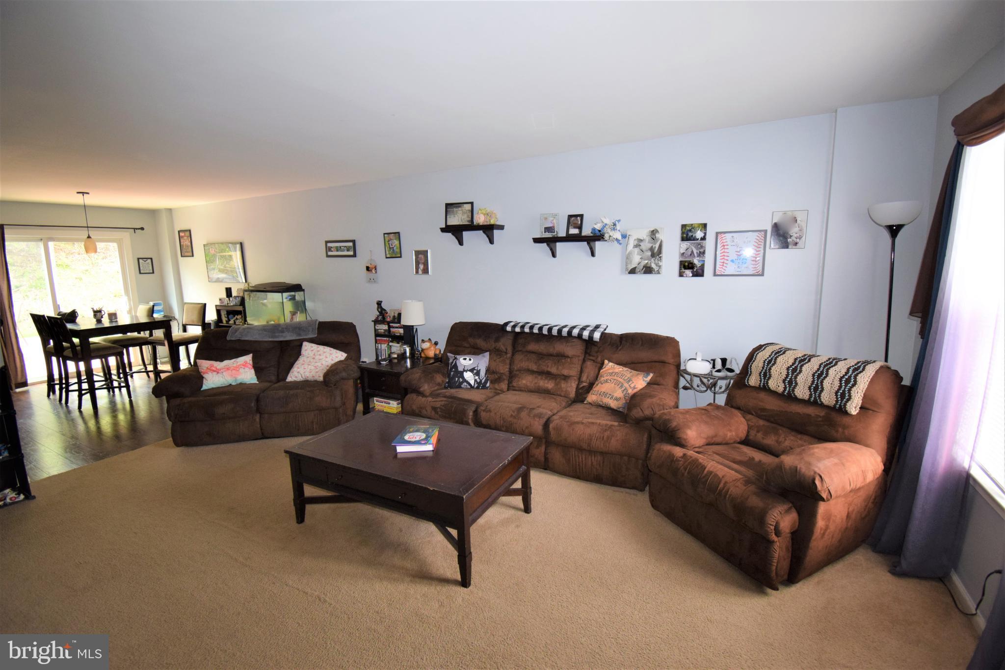 414 Old Forge Drive Bath, PA 18014 - Photo 3 of 34