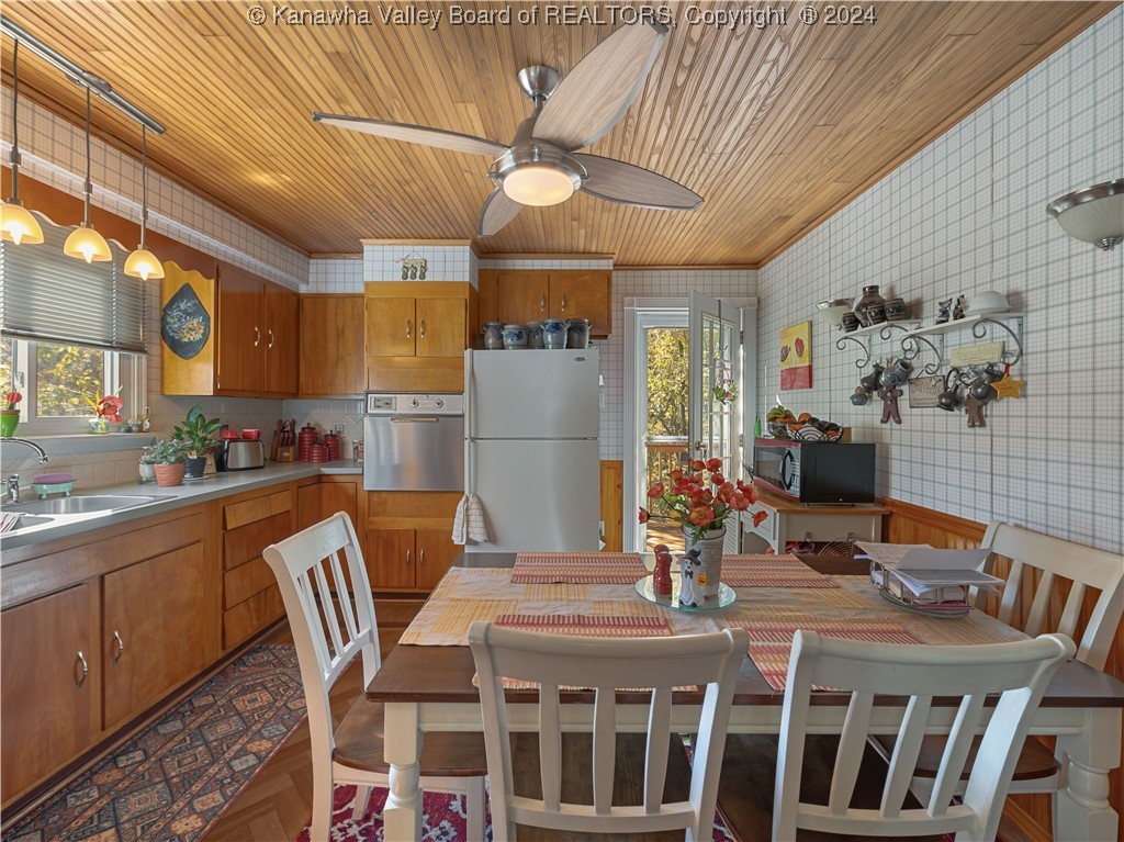 131 Chestnut Street Dunbar, WV 25064 - Photo 7 of 29 Gallery Image 7
