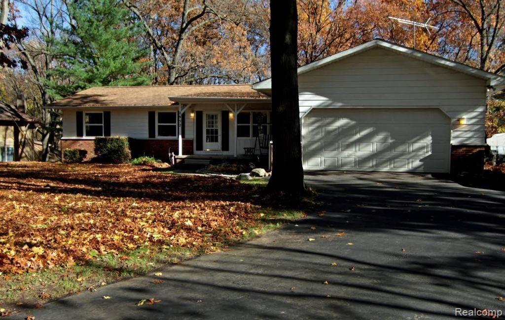 2952 North Tipsico Lake Road Hartland, MI 48353 - Photo 3 of 46 unnamed (27).jpg