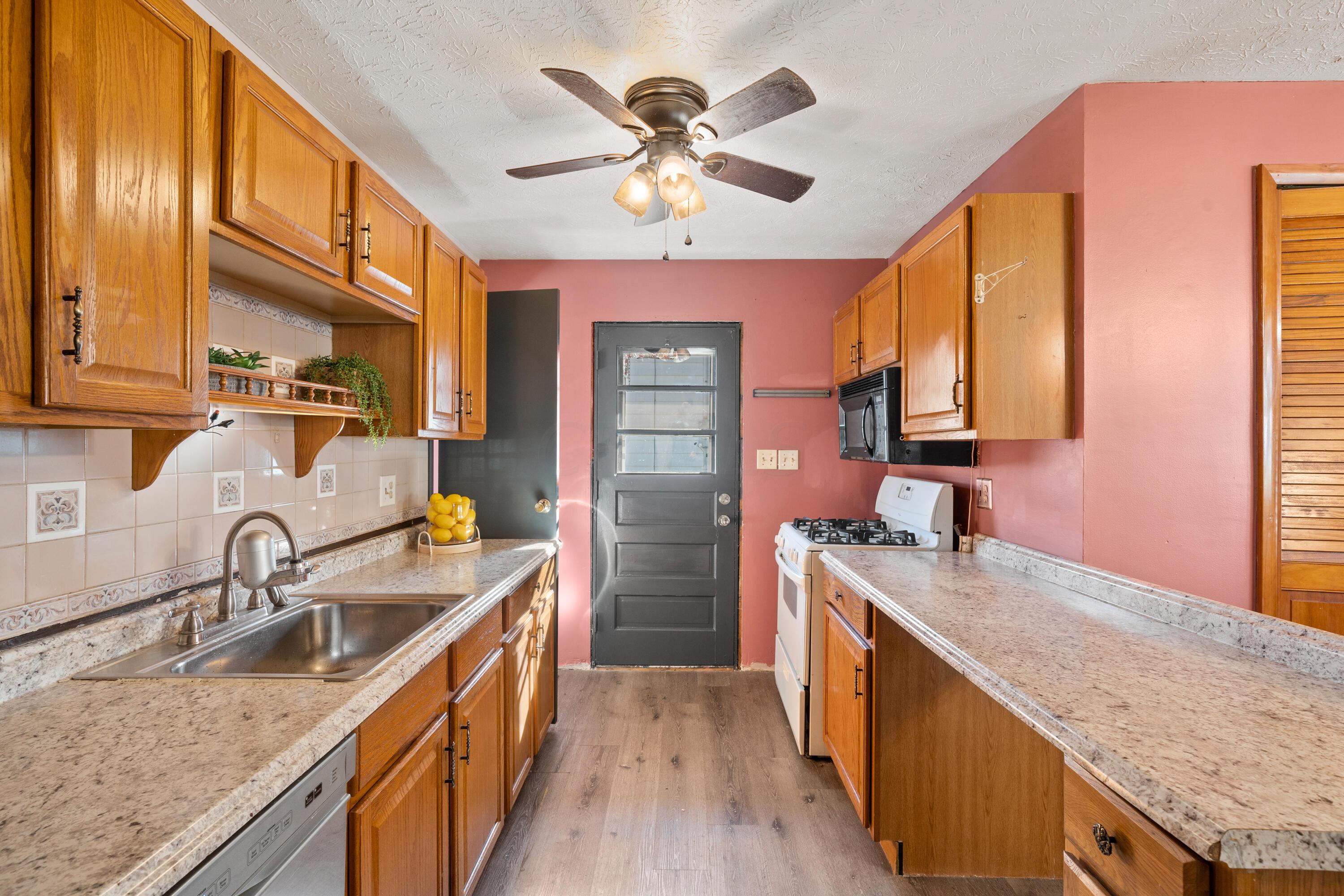198 Schryver Road Columbus, OH 43207 - Photo 13 of 38 Gallery Image 13