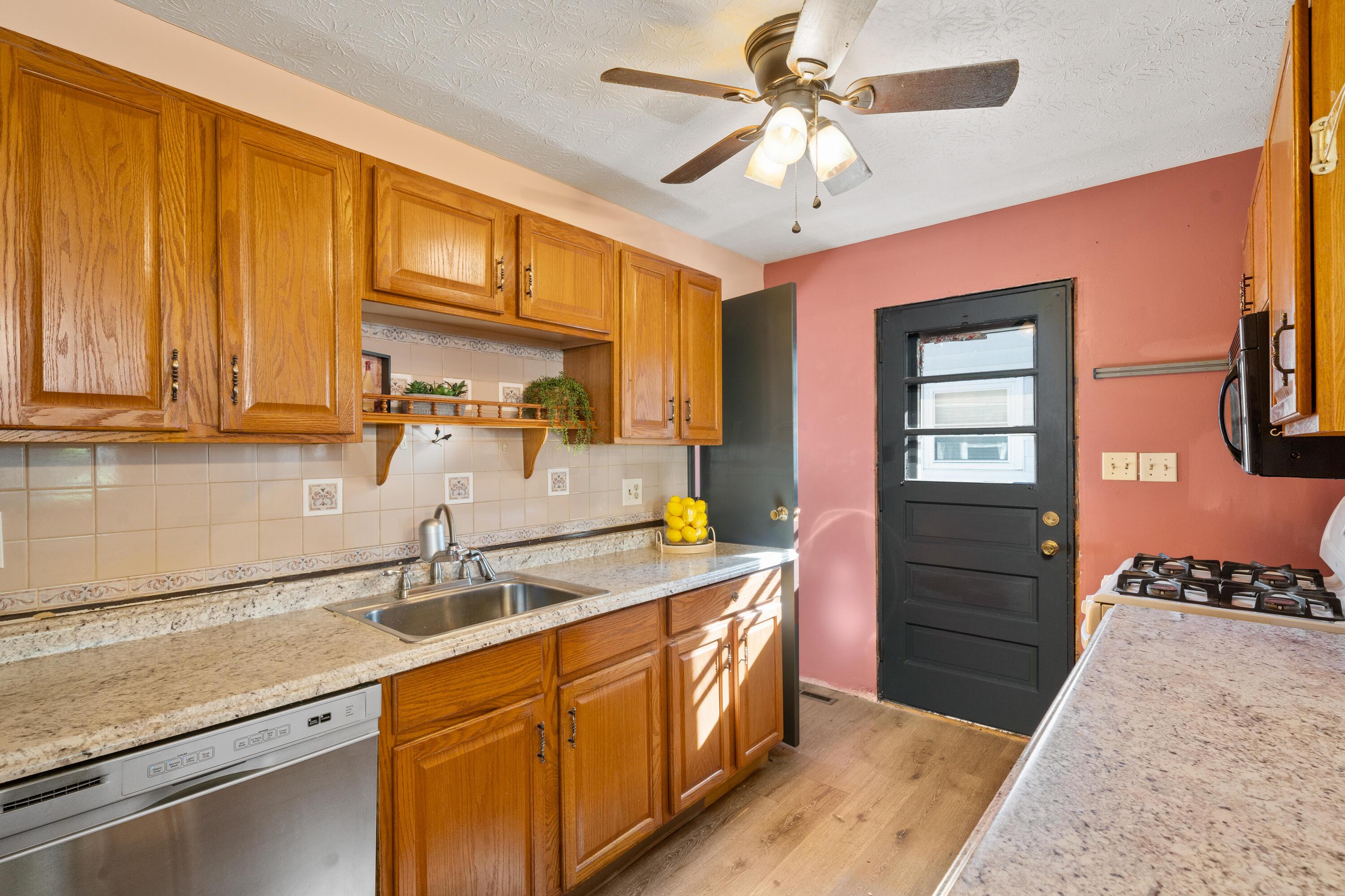 198 Schryver Road Columbus, OH 43207 - Photo 14 of 38 Gallery Image 14
