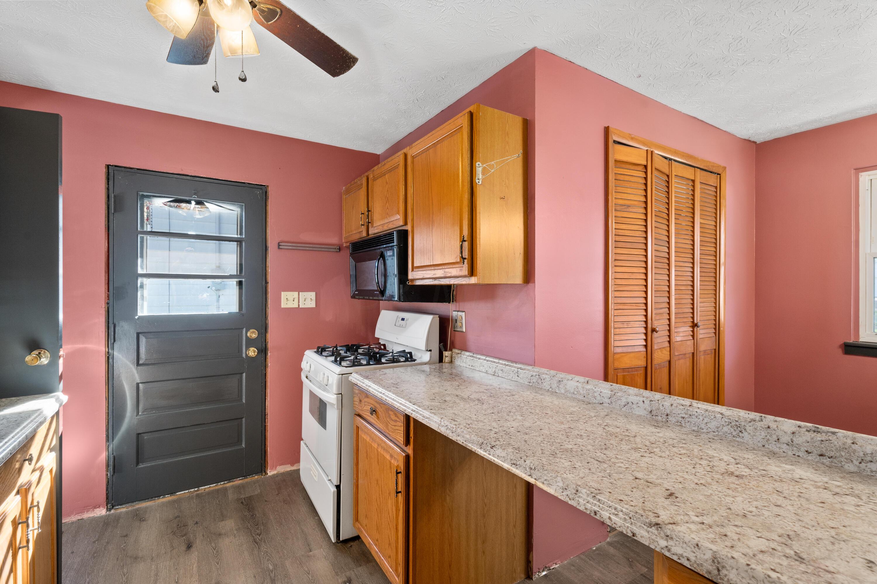 198 Schryver Road Columbus, OH 43207 - Photo 15 of 38 Gallery Image 15